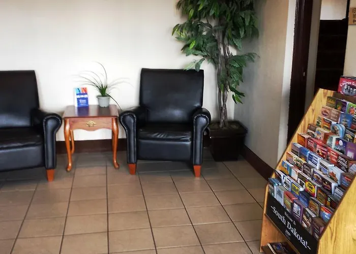 Super 8 By Wyndham Sioux Falls Near Convention Center